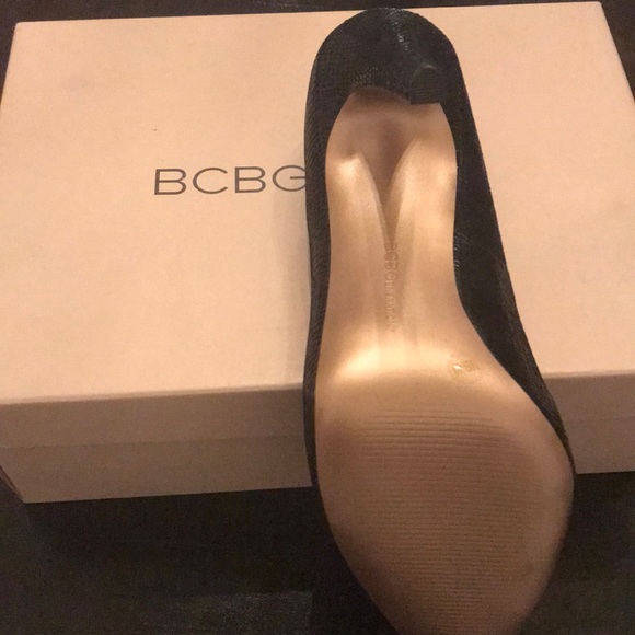 BCBG NWOT Sexy Stiletto - Picture 4 of 5